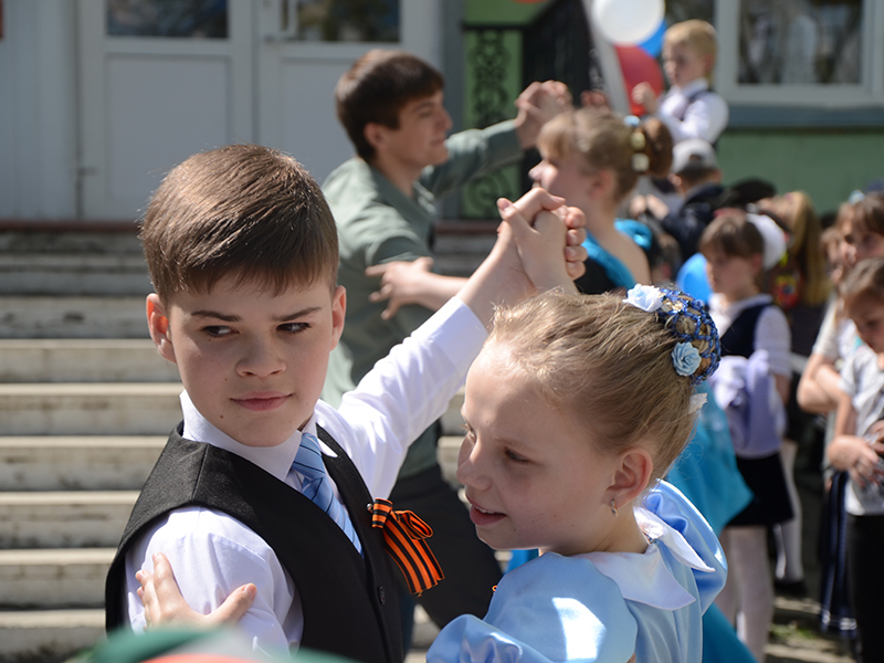 Иван Камещук и Дарья Шестаева, ученики 5-Г класса
