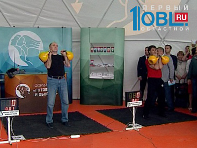 Борис Дубровский выполнил норматив ГТО по гиревому спорту
