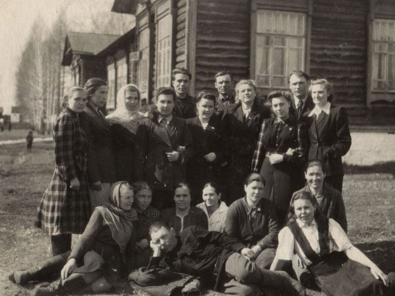 Педагогический коллектив Тюбукской школы-интерната. 1956 год