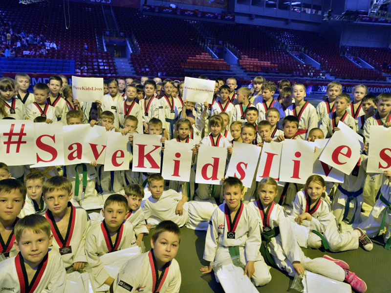 Участники чемпионата мира по тхэквондо в Челябинске поддержали всемирную акцию #СпаситеДетскиеЖизни