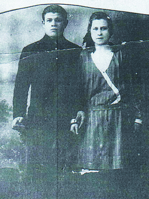 Петр Николаевич Кореньков с женой Марией Степановной
