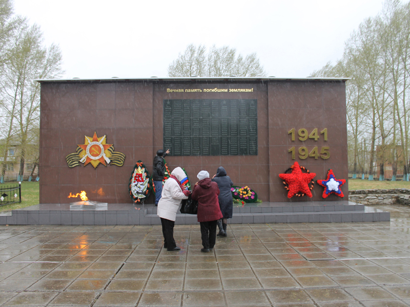 Новый мемориал погибшим землякам открыт в селе Шабурово