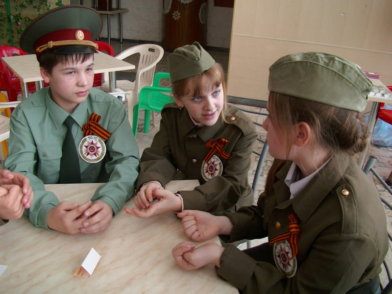 Отряд имени А. Сугоняева из Тюбукской школы готовится к конкурсу