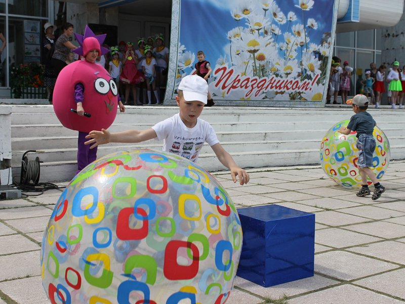 Свой праздник детства отметили свыше 6630 юных жителей района Каслинского района