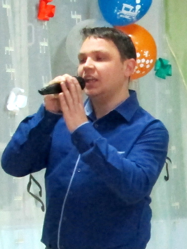 Максим Ломакин занимался сольными программами с 2011 года