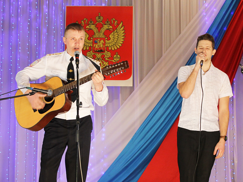 Владимир Жаравин и Павел Набоков поют о служебных буднях
