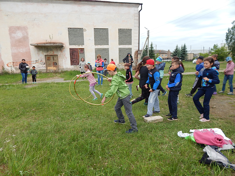 В селе Тюбук Каслинского района в День России провели веселые старты