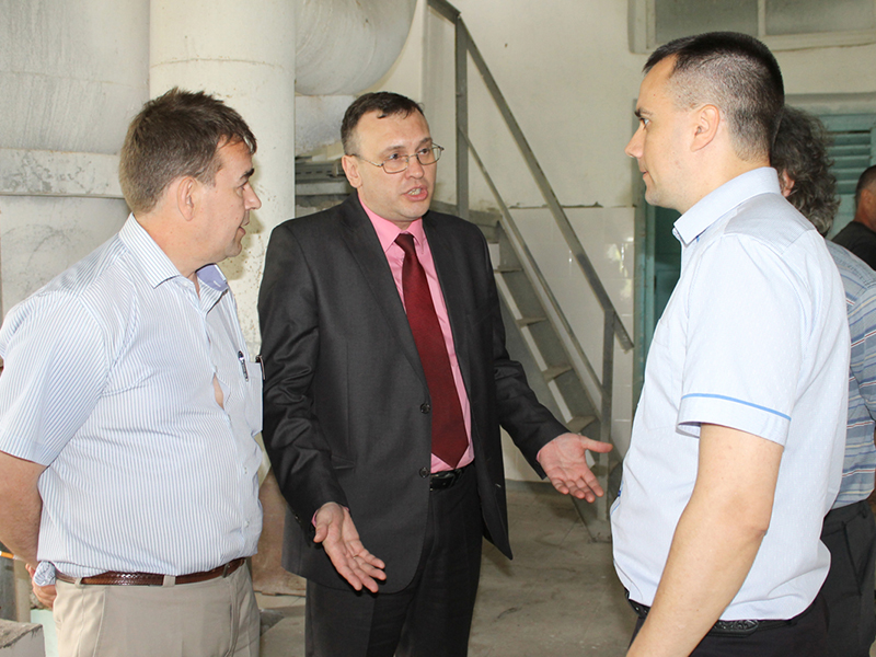 Юрий Скулыбердин, Владимир Долотов и Александр Грачев продолжили обсуждение проблемы водоснабжения на фильтровальной станции