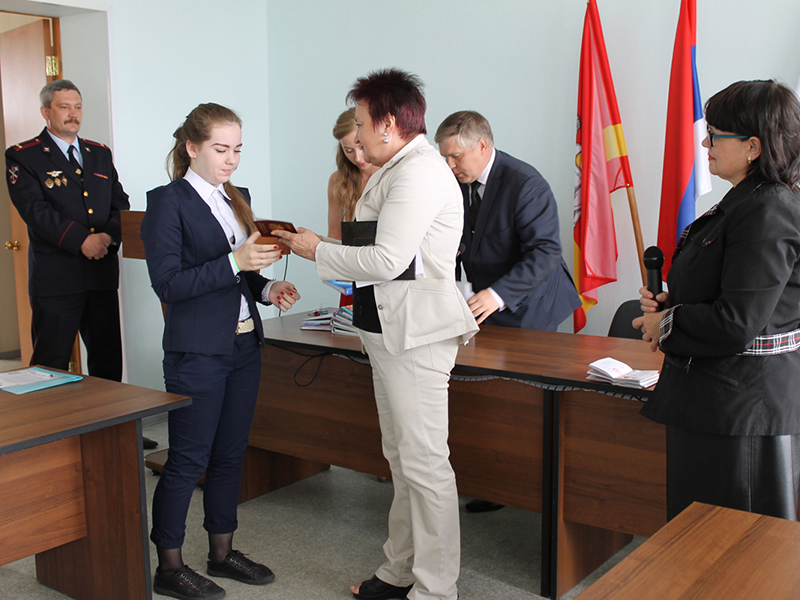 Очередное вручение паспортов состоялось в администрации Каслинского муниципального района