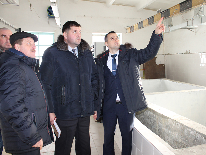 Глава Каслинского района проинспектировал насосно-фильтровальную станцию в Каслях