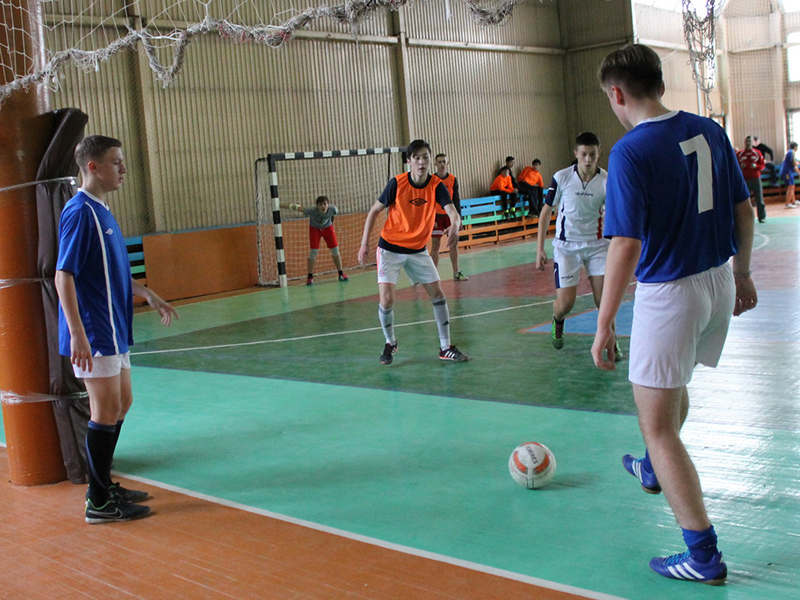 Игровой момент матча между командами Кыштым – Челябинск 