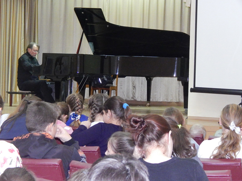 В Каслинской школе искусств прошел концерт классической музыки