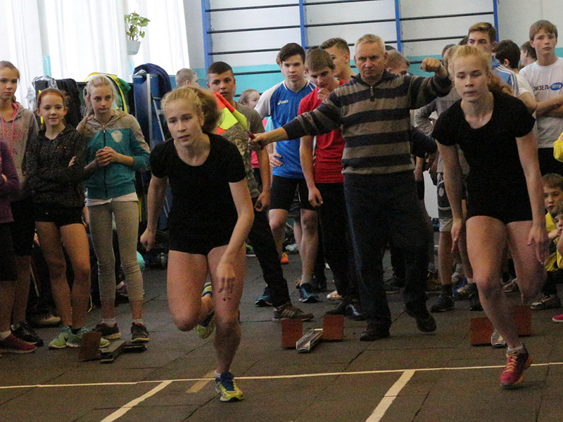 Юлия и Елена Щегловы стартуют на дистанции 60 метров 