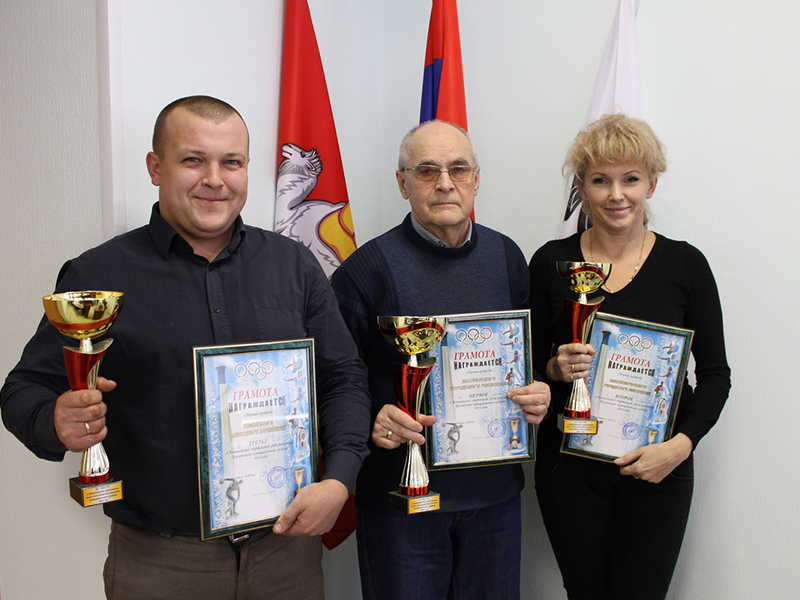 В администрации Каслинского района вручили награды победителям-поселениям