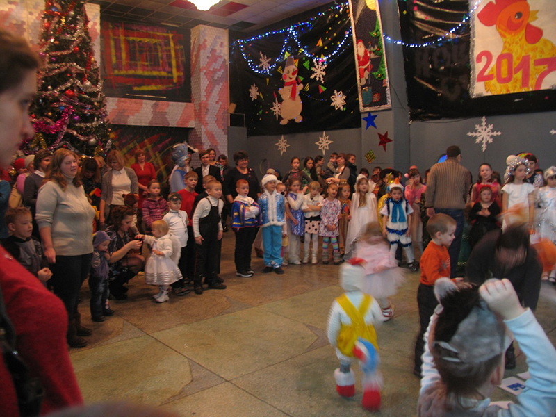 На традиционной рождественской ёлке выступали учащиеся воскресной школы города Касли