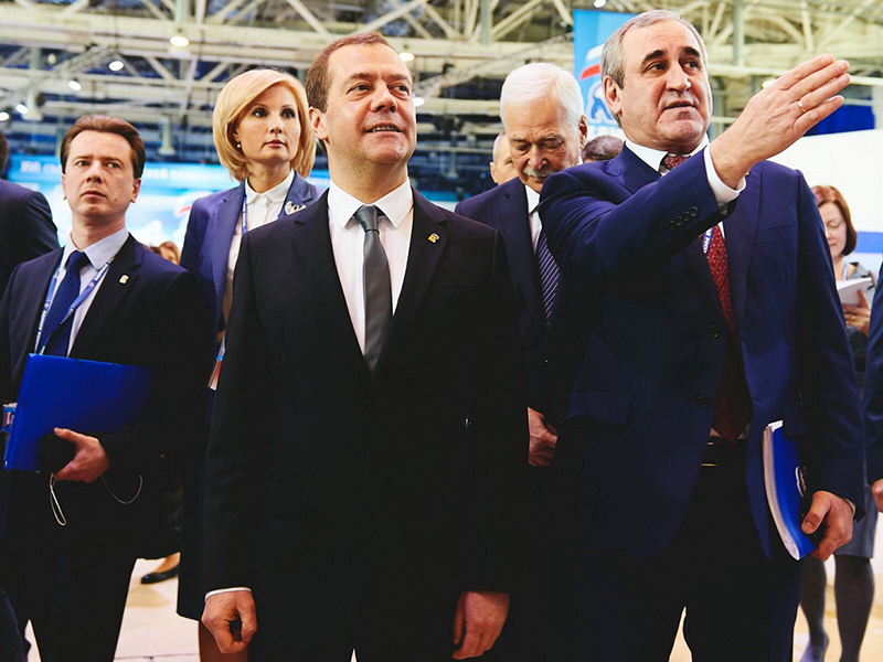  Дмитрий Медведев, Сергей Неверов и Владимир Бурматов на Съезде «Единой России»