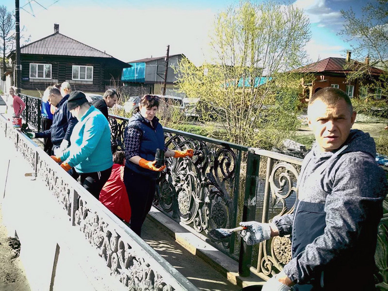 Депутаты обновили центральный мост в Каслях