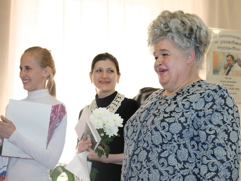 Виктория Мелешко, Ксения Попкова и Валентина Кичигина были награждены за участие в викторине