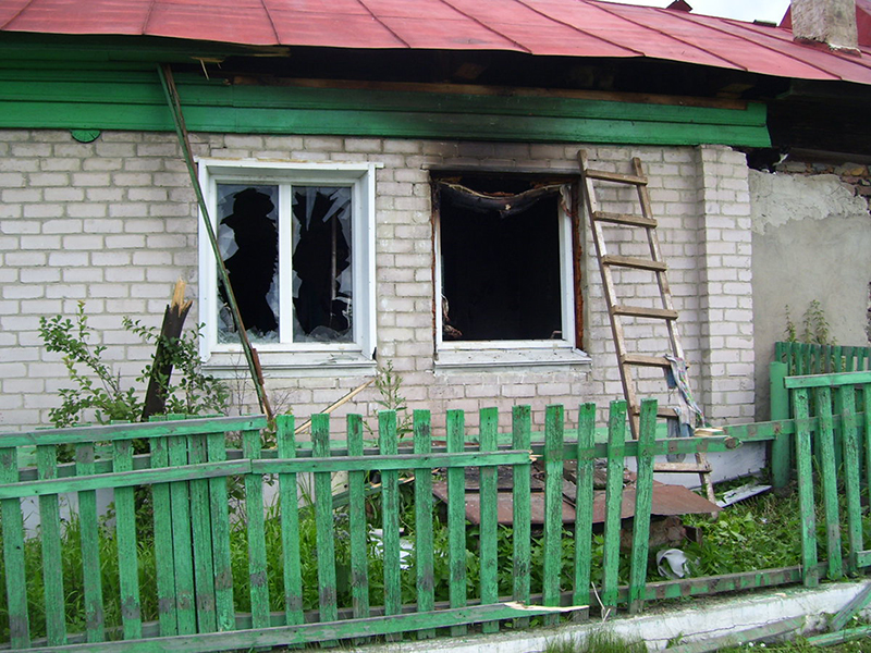 Каслинские полицейские расследуют факт возгорания дома, где убили 10-летнего Ивана Котова