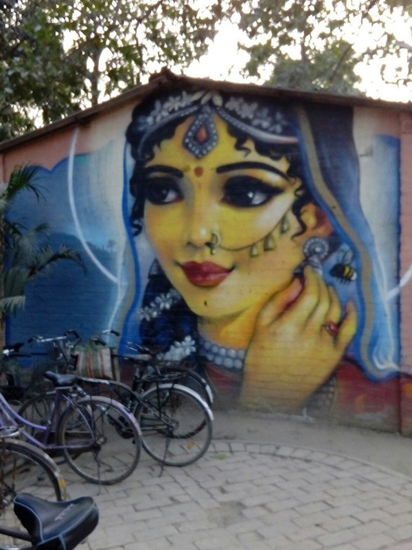 Маяпур. Уличная живопись