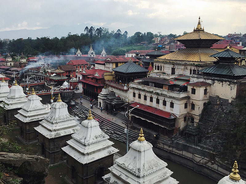 Пашупатинатх расположен на восточной окраине Катманду