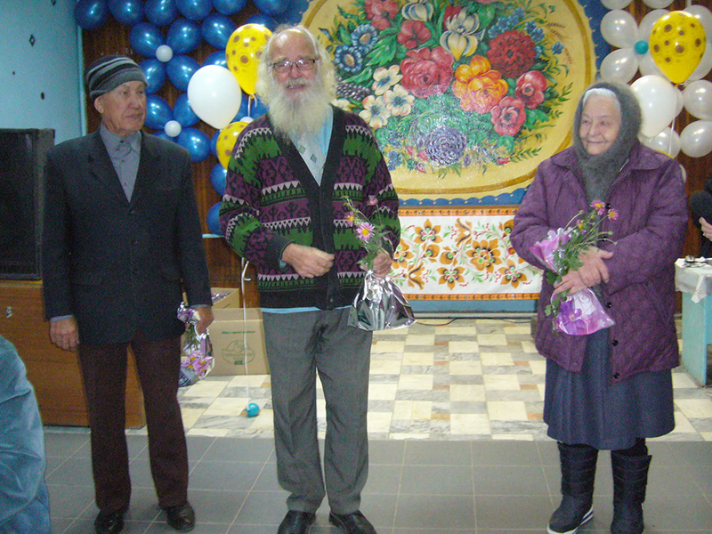 Праздник для пенсионеров прошел в Береговом. Ведь жизнь прекрасна!