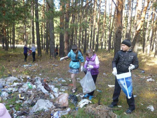 Багарякские школьники убирают мусор
