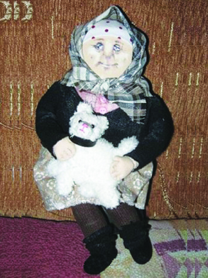  Эту куклу Елена сшила в память о бабушке