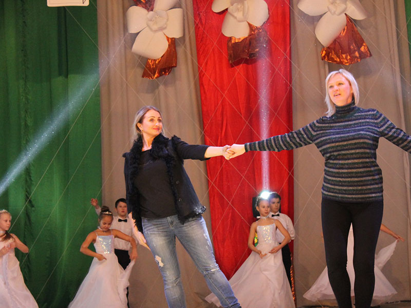 Наталья Быкова и Юлия Кирющенко репетируют  «Королевский вальс»