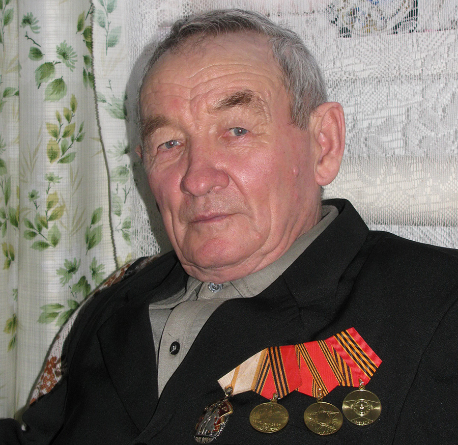 8 февраля Шарипову Файзулле Фазыльяновичу, одному из старейших жителей села Булзи Каслинского района, исполняется 88 лет